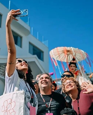 文明對(duì)話,如何更有“戲”?